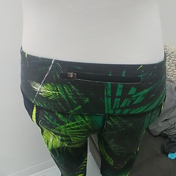 Fabletics pole dance yoga capri leggings - Picture 3 of 3